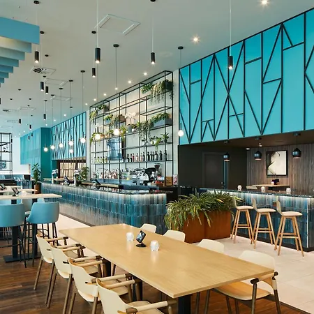Courtyard By Marriott London Gatwick Airport-2