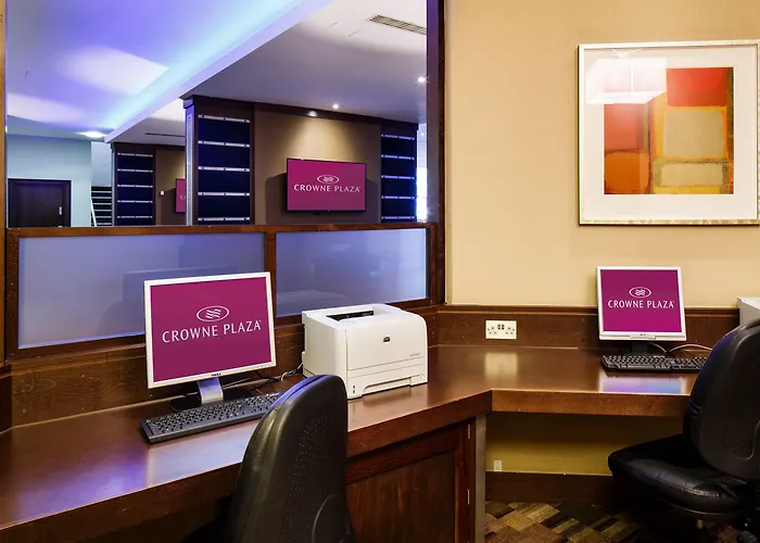 Crowne Plaza London - Gatwick Airport By IhgAirport Hotel